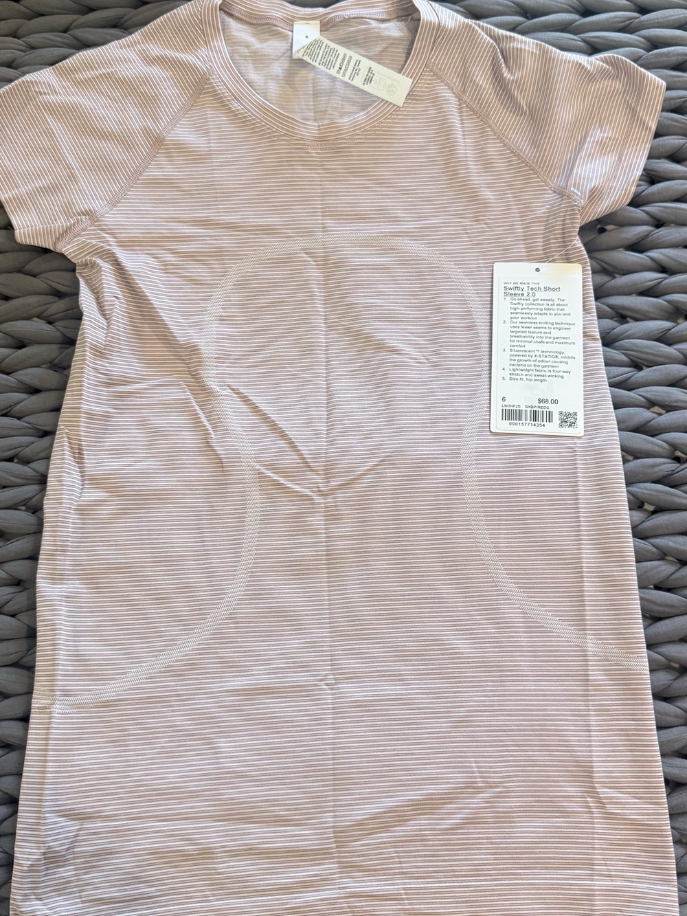Lululemon Swiftly tech hip length. Size 6. Pink and red stripe. NWT